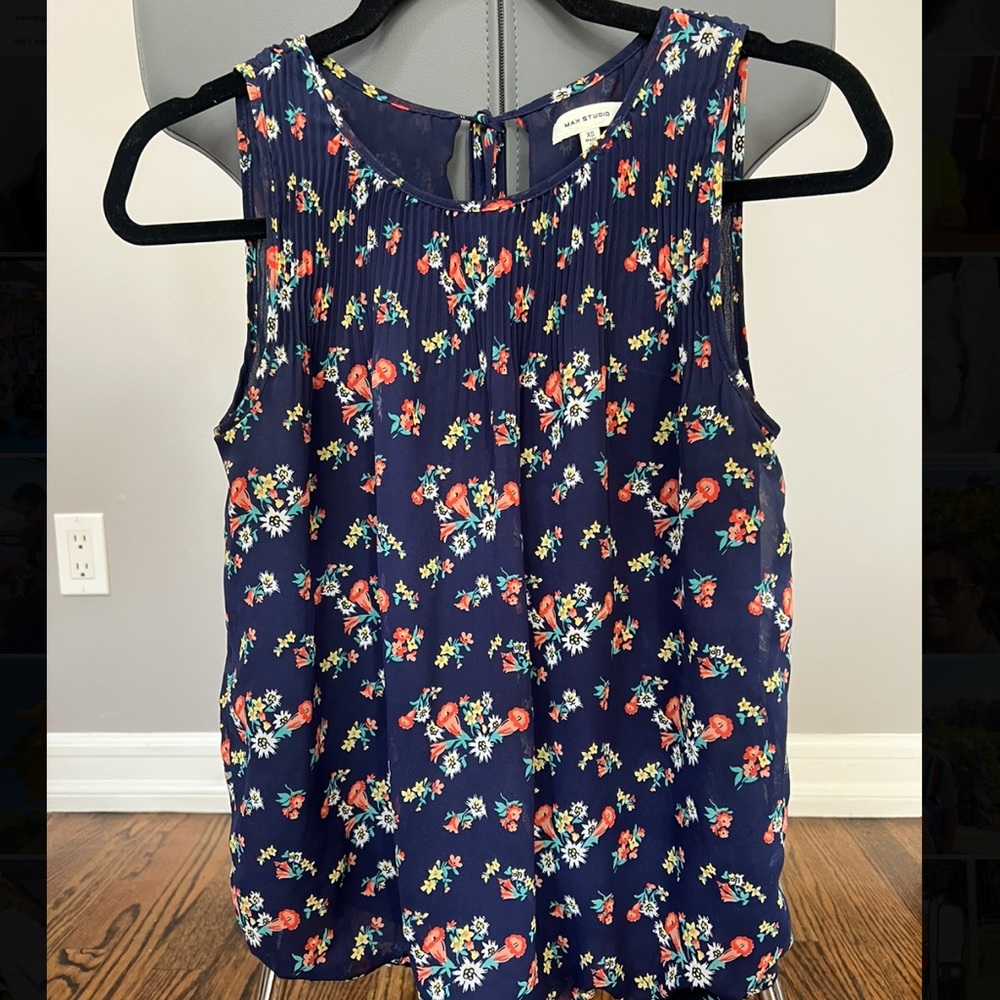 Max Studio women’s top sz XS